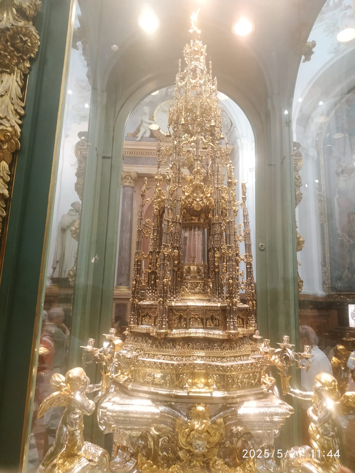 MEZQUITA 21052025 3.jpeg